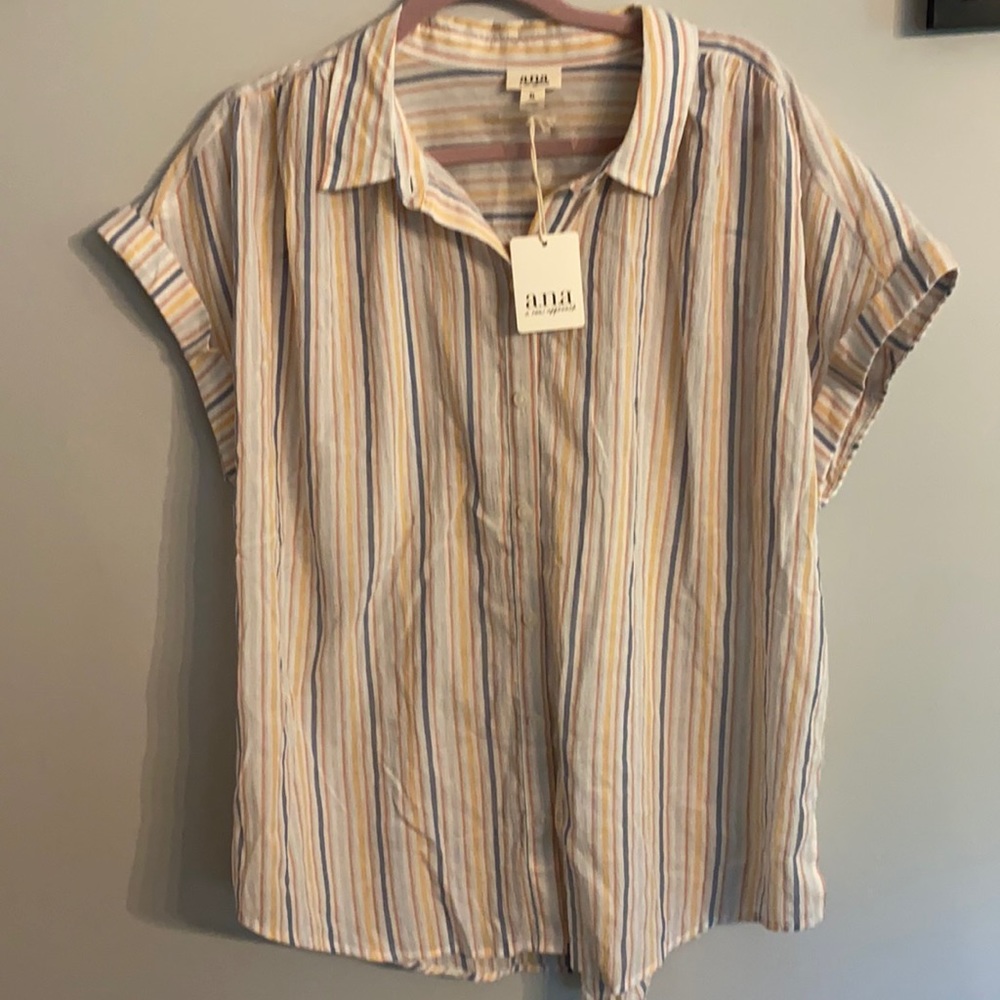 $20 - button up top nwt